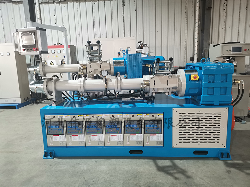 1641882314864564.jpg 橡膠復合擠出機 (10).jpg